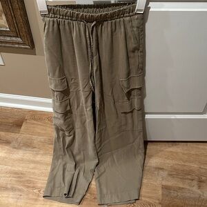 *NWOT* A New Day Cargo Wide Leg Pant
